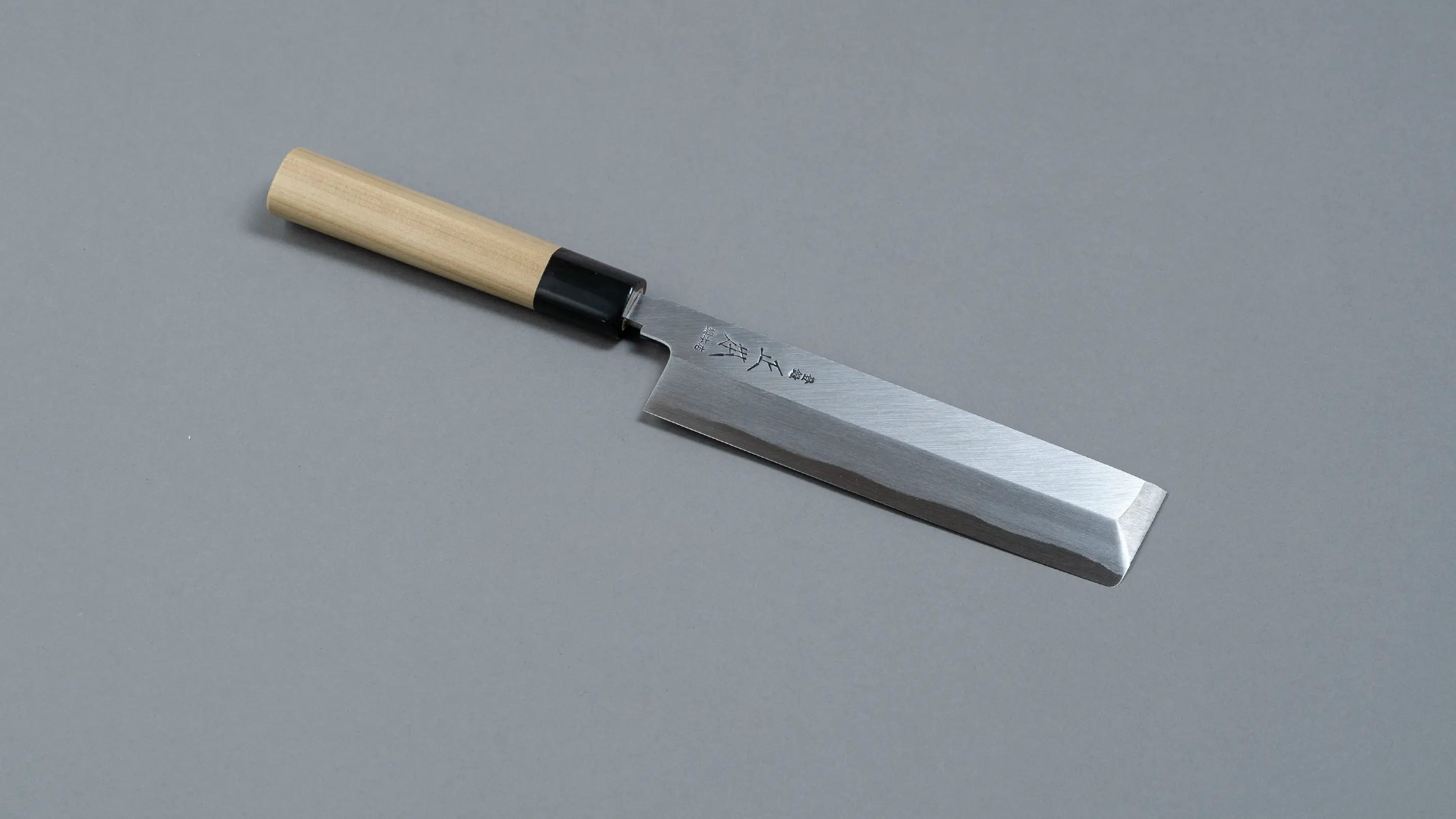 Japanese Nakiri Knife: The Ultimate Vegetable Chopping Essential with a Straight Edge for Precision Cuts