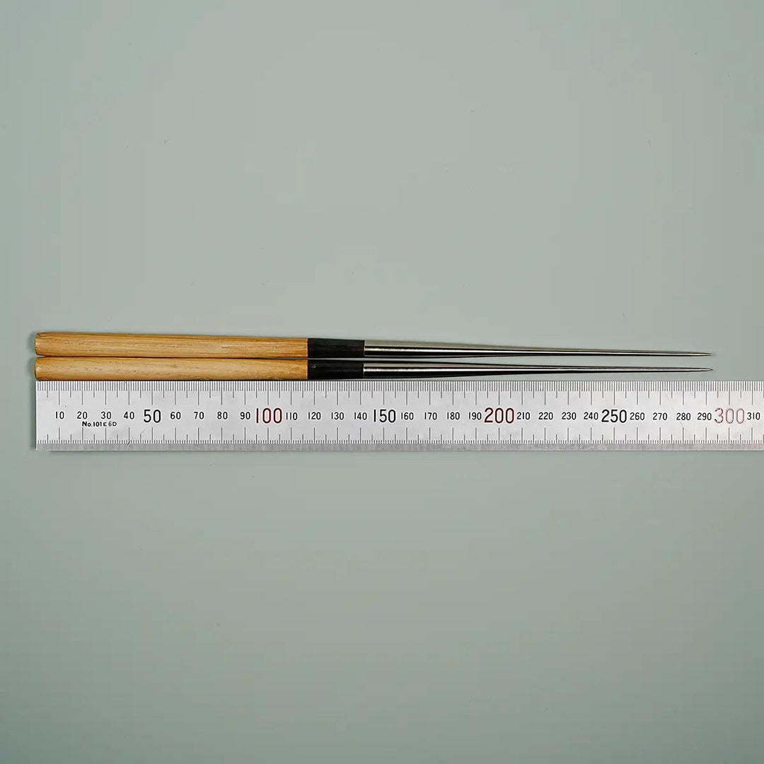 Measurement showing the 290mm total length of Sakagen Titanium Moribashi Chopsticks